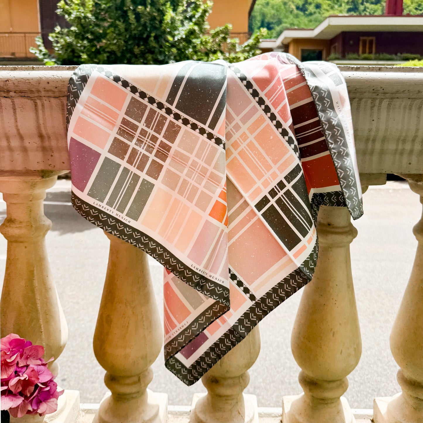 Tuch 70 Checkerboard Retro - Midi Seidentwillschal