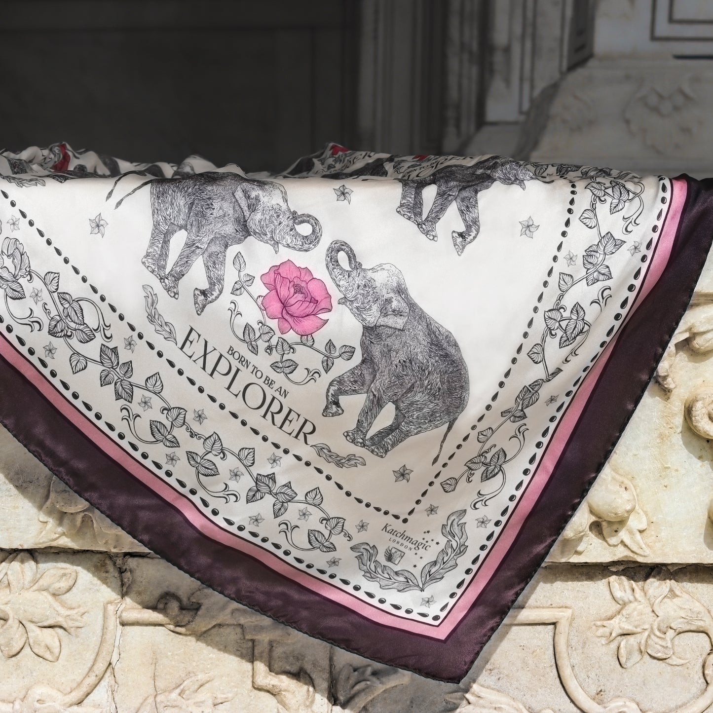 Tuch 90 Elephant Odyssey: A Journey on a Silk Scarf