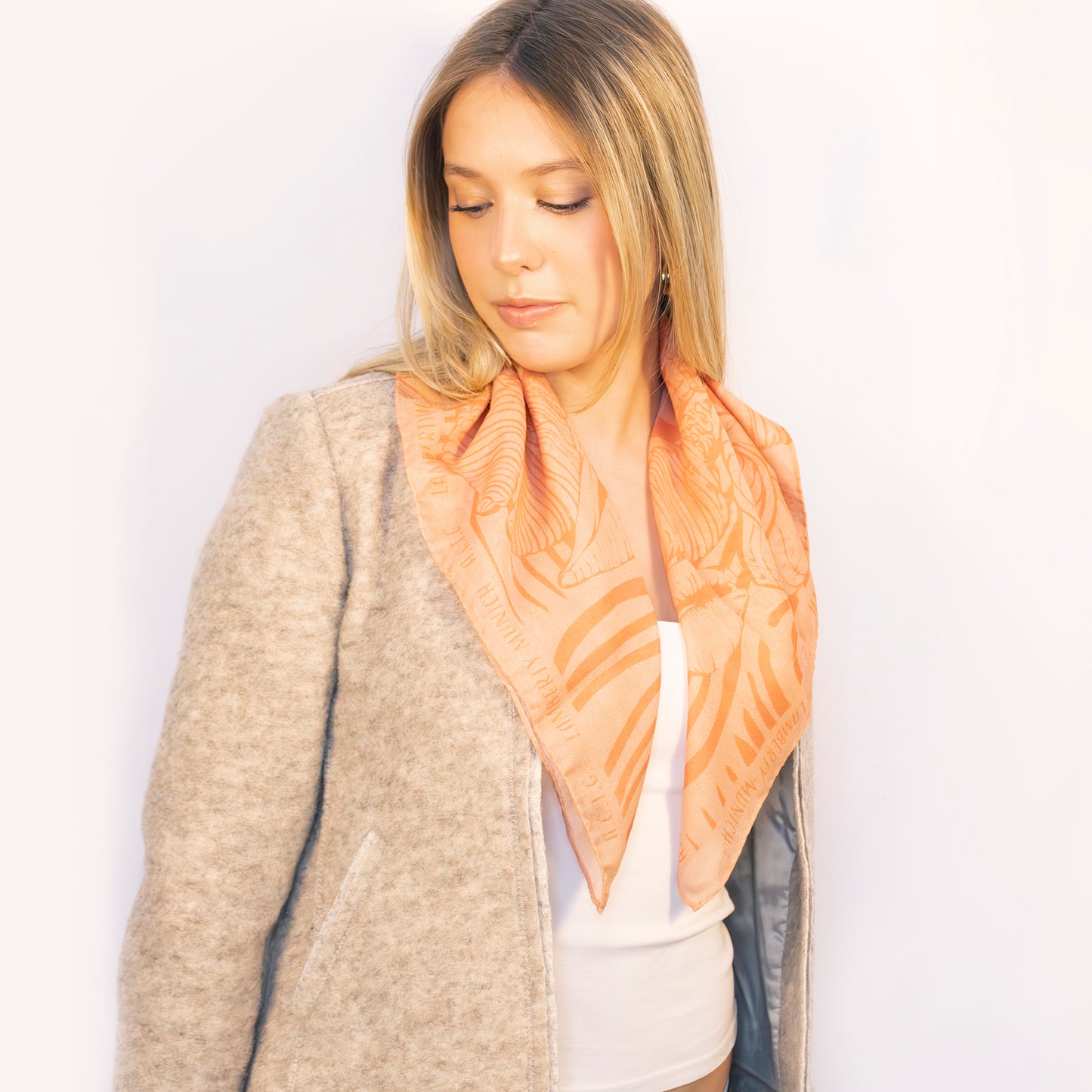 Tuch 70 One Hundred Seashells - Midi Silk & Wool Scarf Living Coral