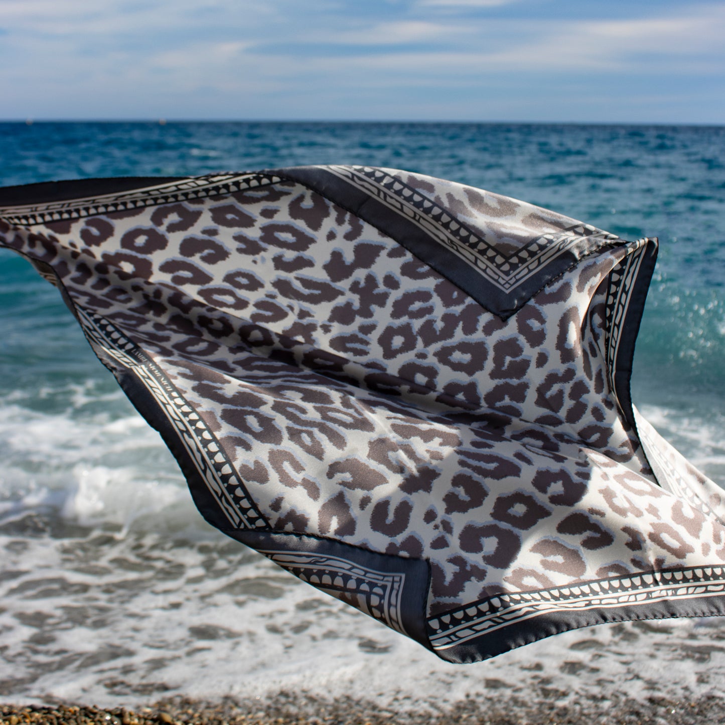 Tuch 70 Glattes Gepard - Midi Seidentwill Grau