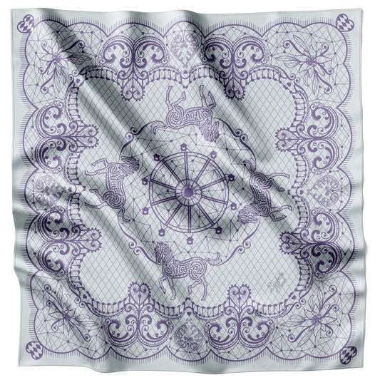 Blaues Horse Festivity Seidentuch 70 × 70 cm flach ausgelegt mit Spitzen- und Karussellmotiv