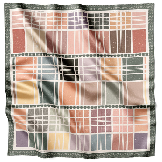 Soft Grid Retro Seidentuch 70 × 70 cm flach ausgelegt mit gedämpftem Karo und gemusterter Bordüre
