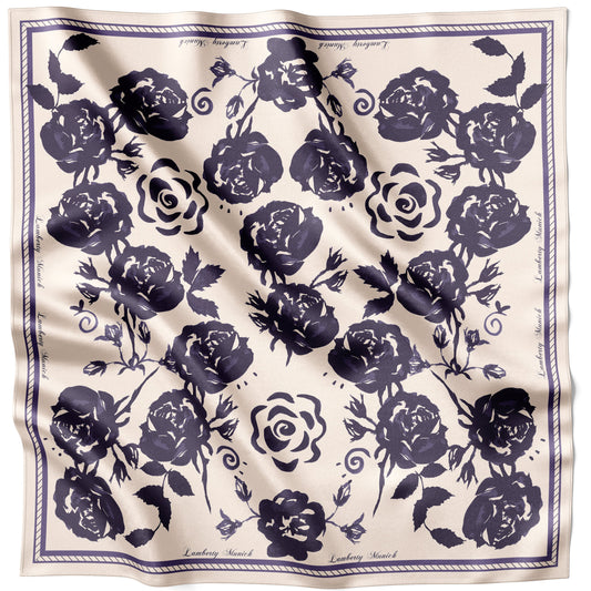 Beiges Twilight Rose Seidentuch flach ausgelegt mit Rosenmotiv, Schriftzug und Bordüre
