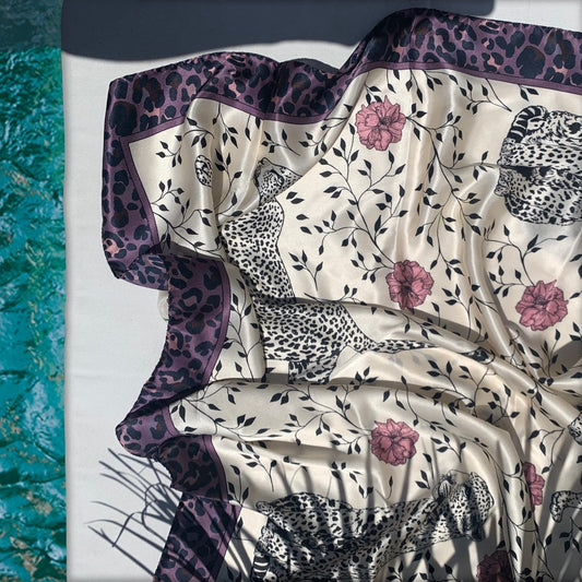 Tuch 90 Leopard Walks - Classic Silk Scarf